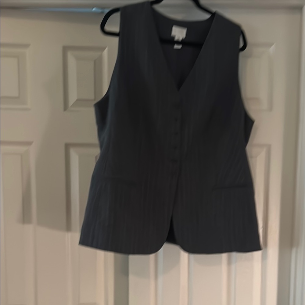 H&M Gray Boxy Buttoned Vest Top